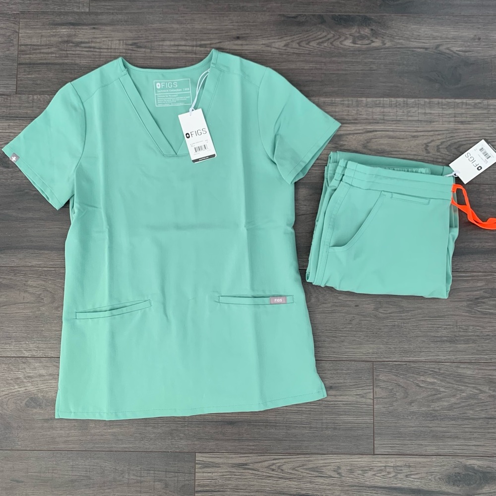 Figs Jade Yola scrub pants- XS Petite & Jade Casma scrub top- XXS